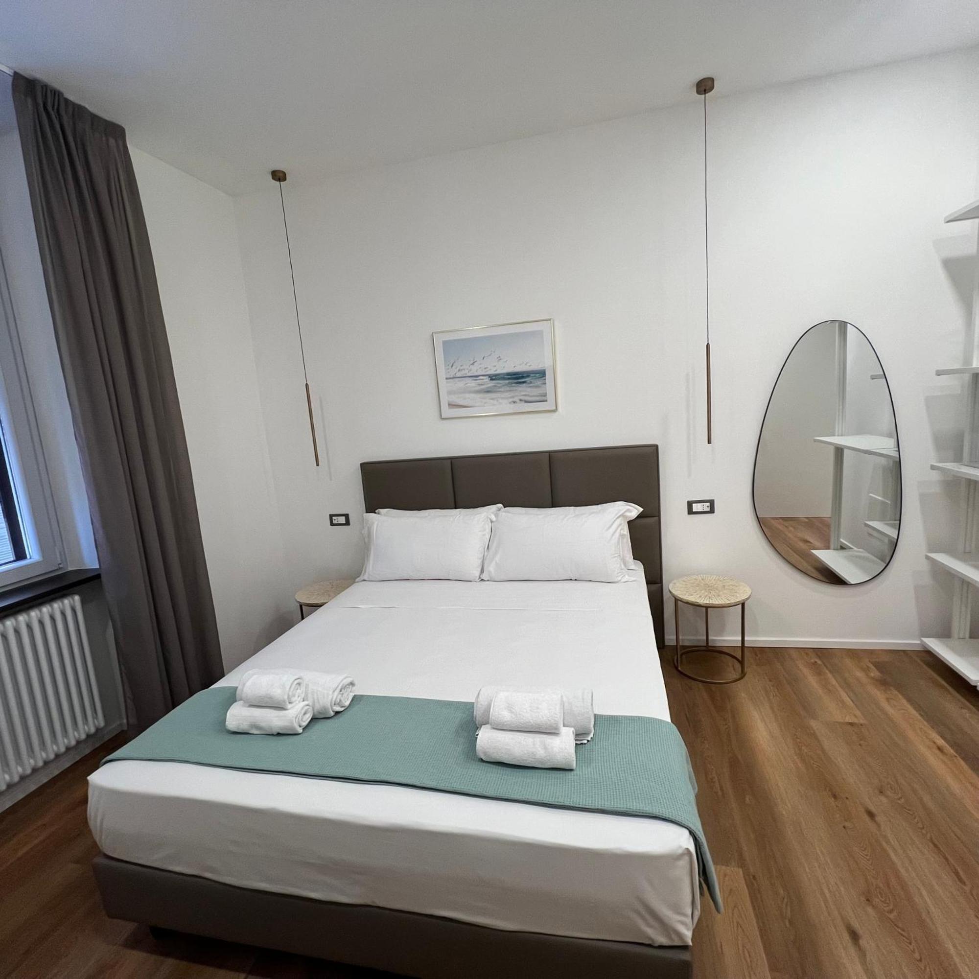 Sunrise Rooms ลาสเปเซีย ภายนอก รูปภาพ