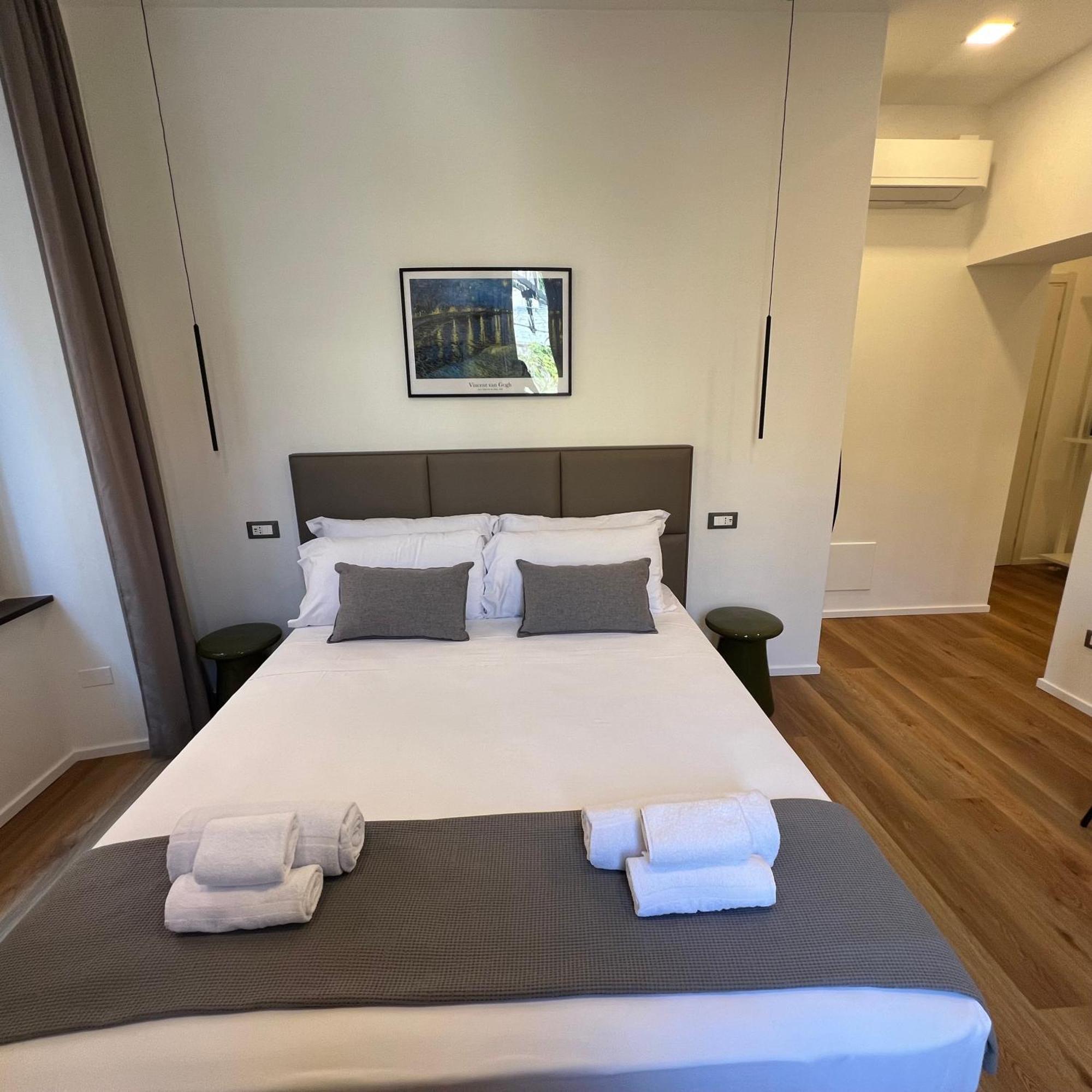 Sunrise Rooms ลาสเปเซีย ภายนอก รูปภาพ