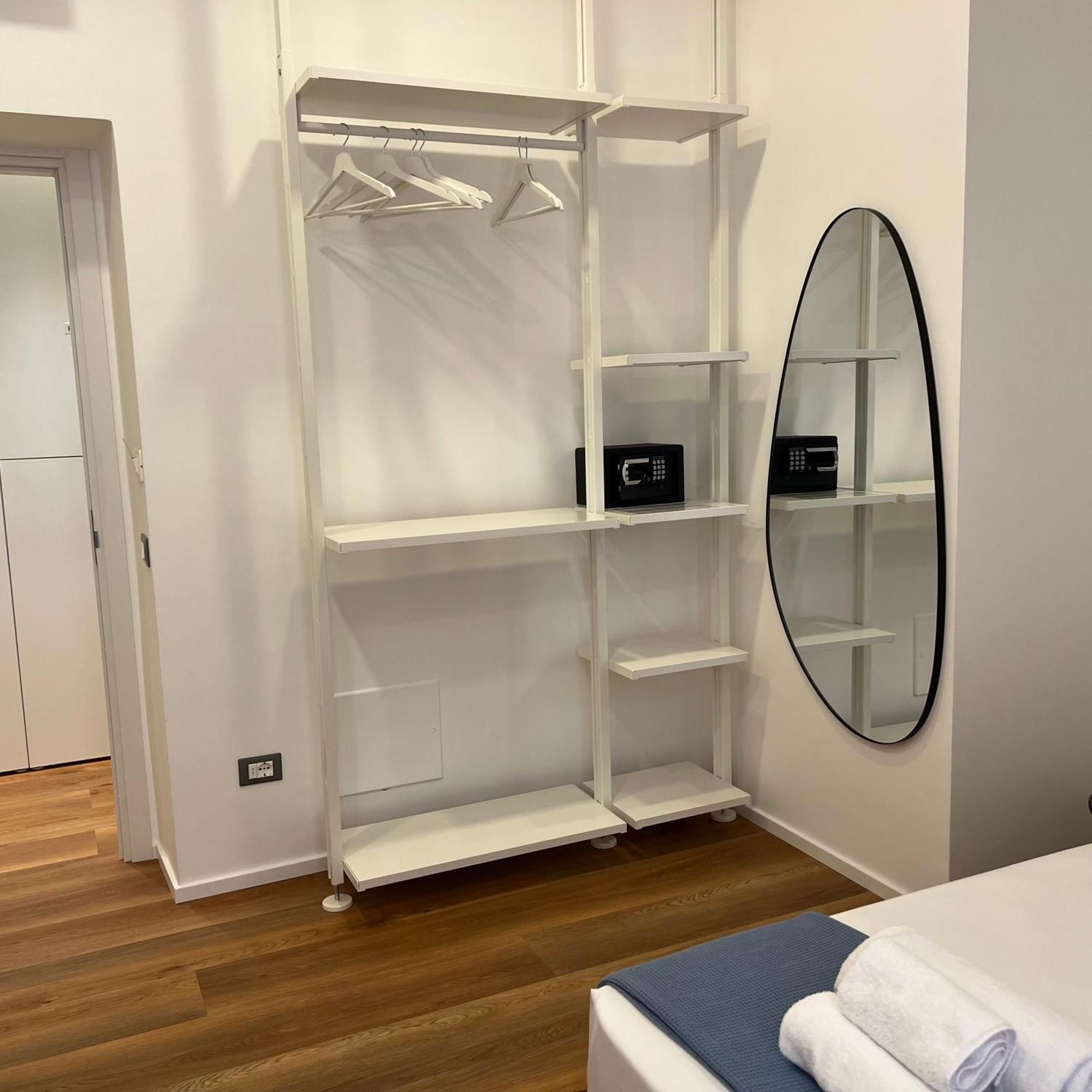 Sunrise Rooms ลาสเปเซีย ภายนอก รูปภาพ